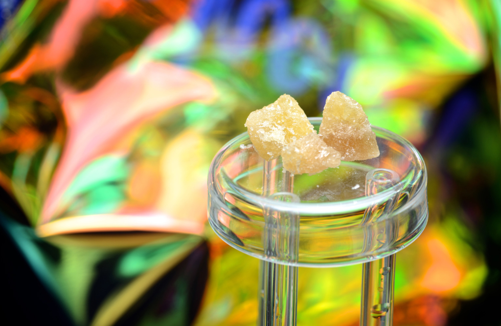 Le CBD Wax est un produit hautement dosé en cannabidiol, une substance extraite de la plante de chanvre